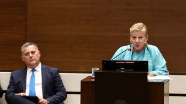 Rodrigo Chaves salió embarradísimo en reclamos de los diputados a la ministra de educación