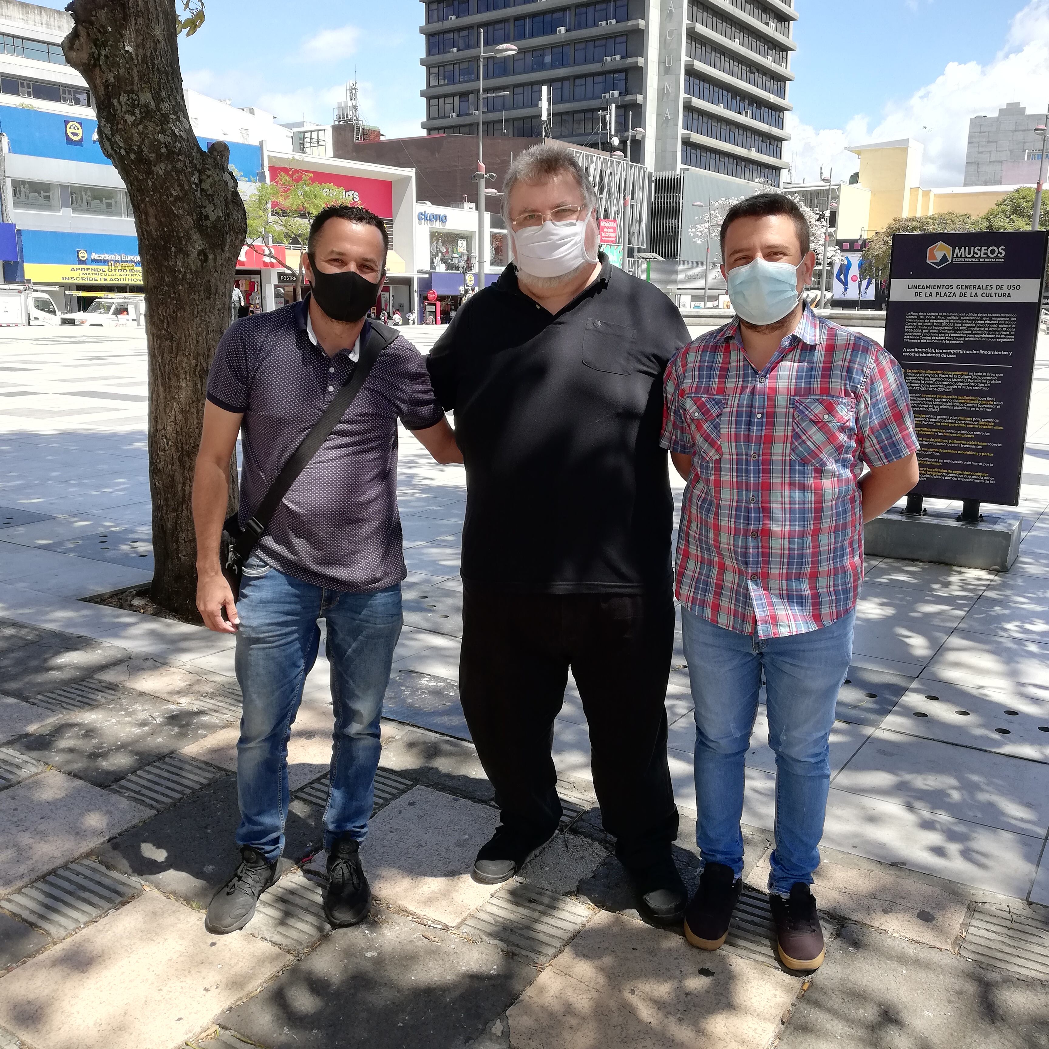 El estadounidense Chris McKinnell, el real y verdadero heredero de la mundialmente famosa muñeca maldita, Anabelle, está por primera vez en Costa Rica, llegó hace una semana y se quedará por tres meses, incluso, hasta está pensando en que nuestra Tiquicia se vuelva su hogar por varios meses al año.