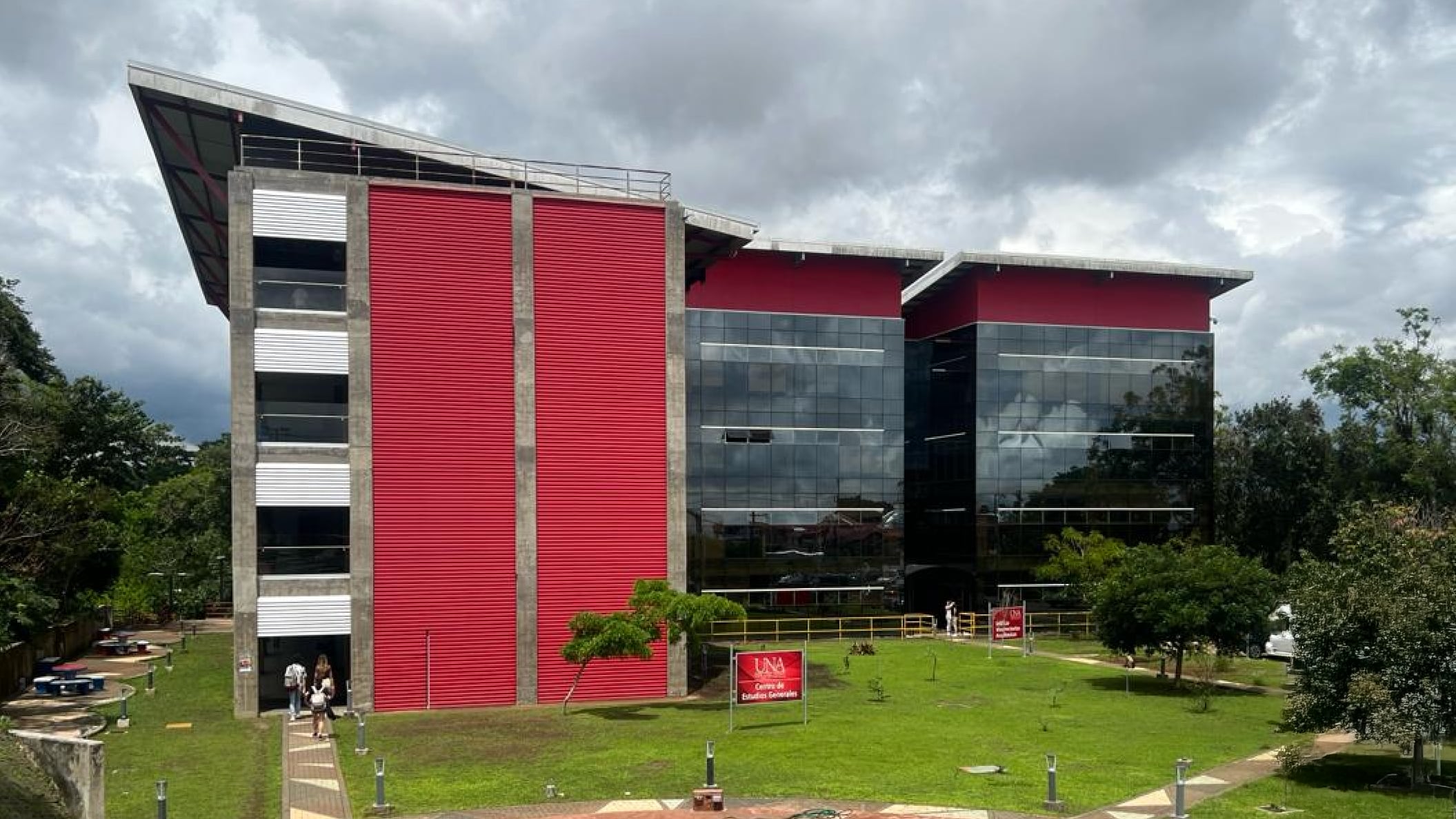UNA Universidad Nacional Fachada Campus Heredia
