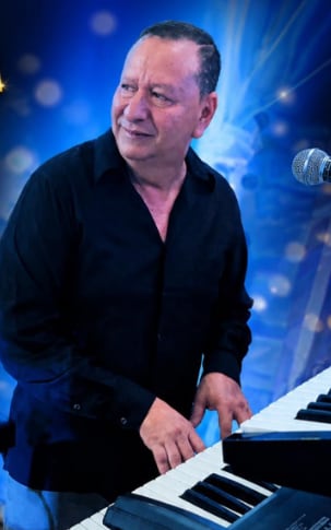 Gilberto Acuña Cascante, músico y dueño del grupo Nakar.