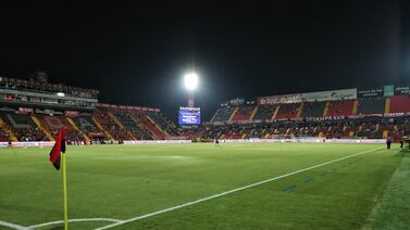 Exdirectivo de Alajuelense cuenta cómo llevó el corazón de Alejandro Morera Soto a gradería del estadio
