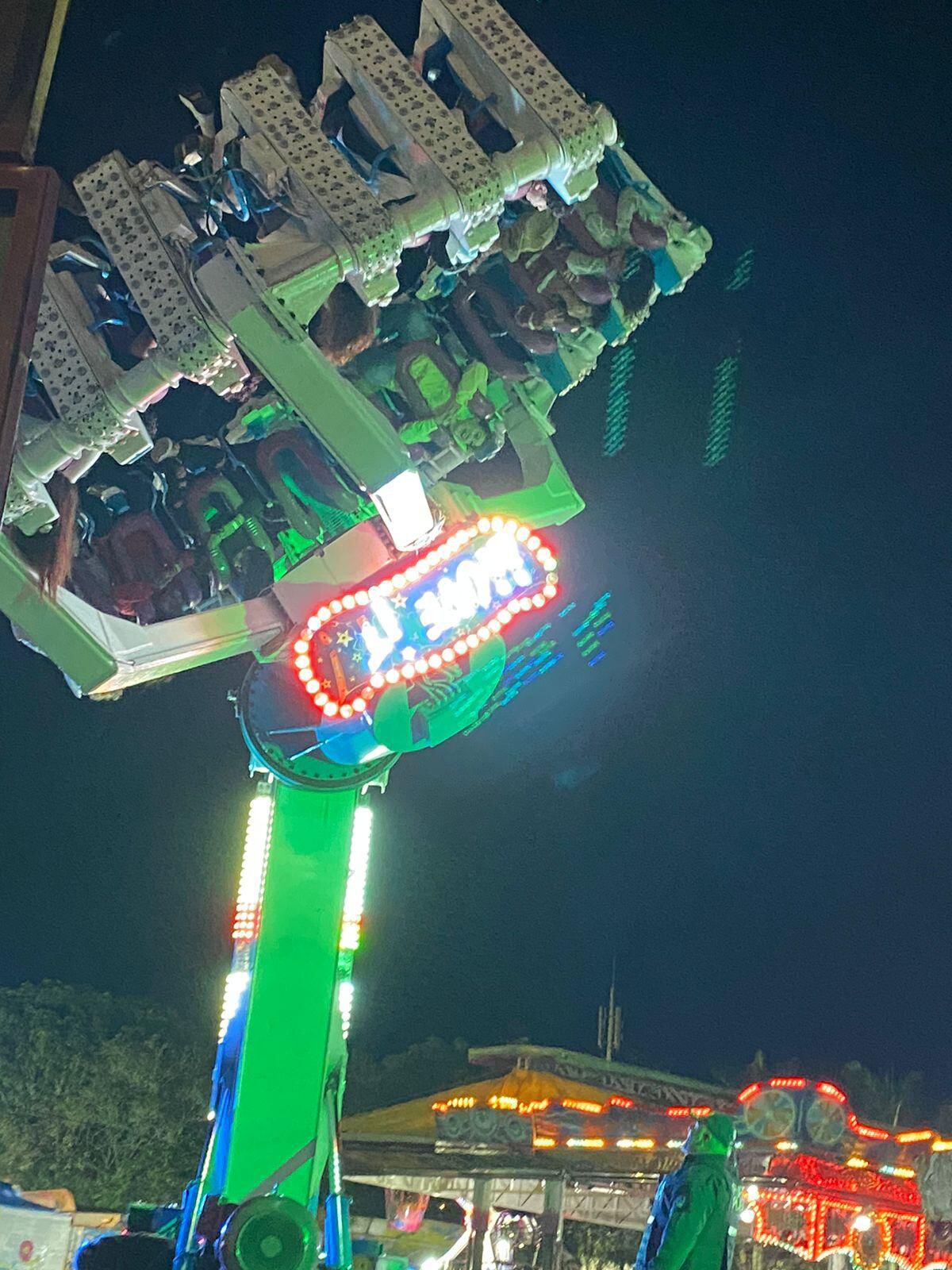 Emergencia en juego mecánico en Palmares. Foto: Bomberos