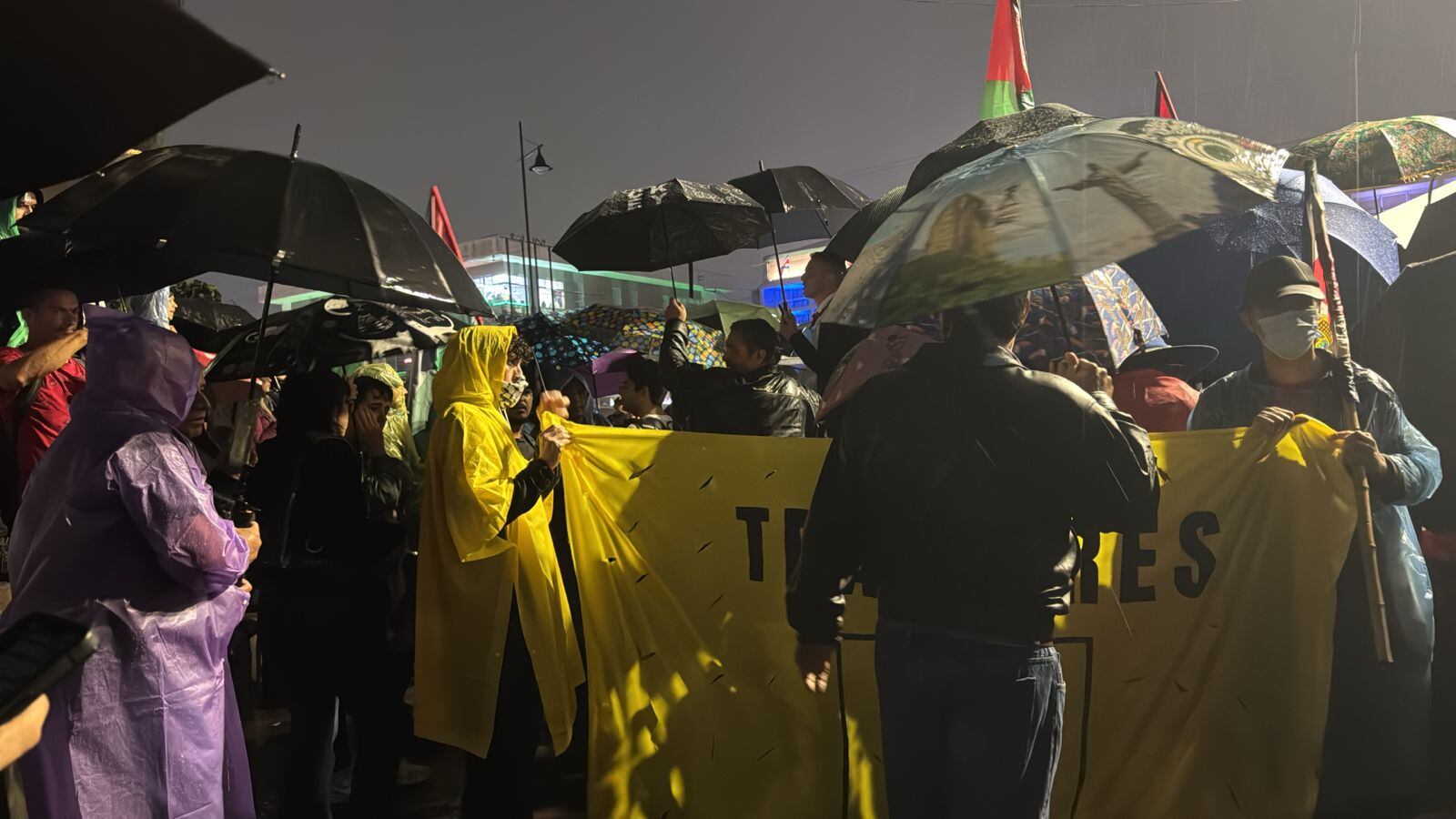Se calienta el ambiente en la Plaza Mayor de Cartago el 14 de setiembre entre los que apoyan y no al presidente Rodrigo Chaves