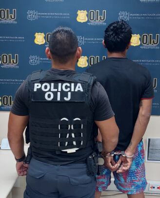 Rojas detenido como sospechoso de asesinato de muchacha en búnker.