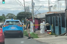 Joven fue asesinado a balazos por sicarios cuando estaba en corredor de una casa