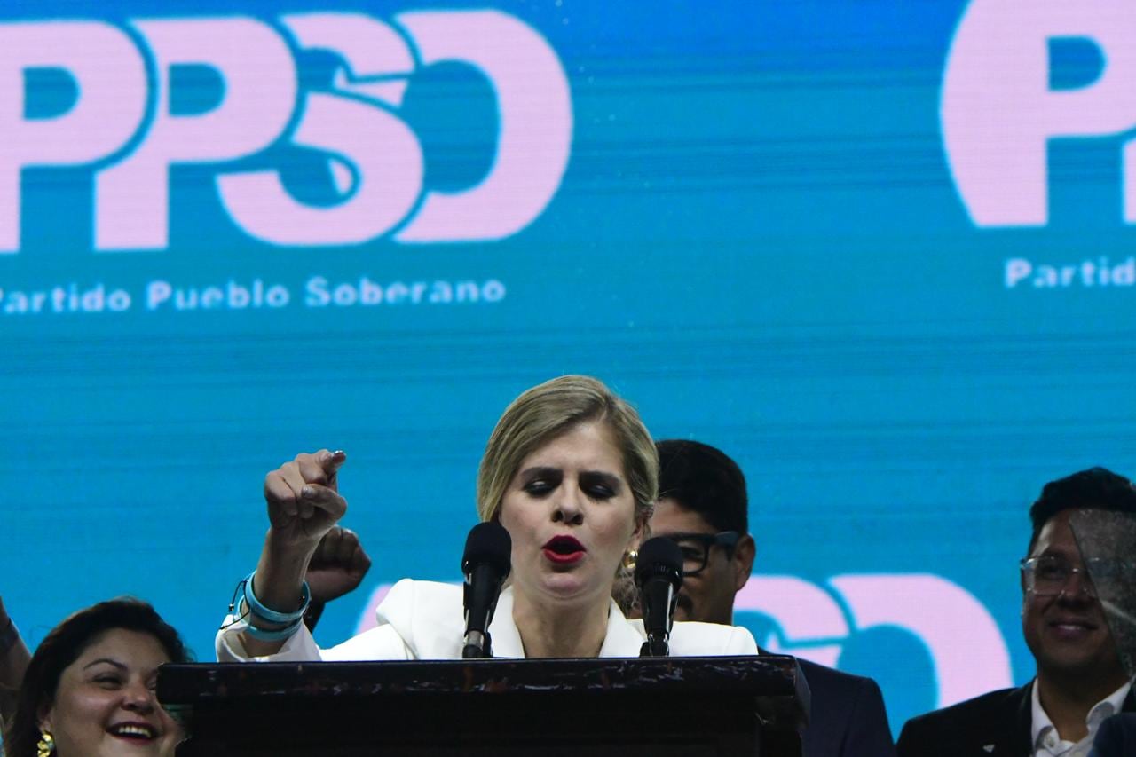 Presidenta electa Laura Fernandez