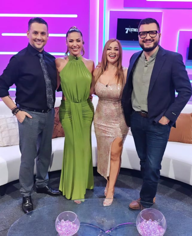 Presentadores de 7 Estrellas, Wálter Campos, Daniel Céspedes, Gabriela Jiménez y María Teresa Rodríguez.