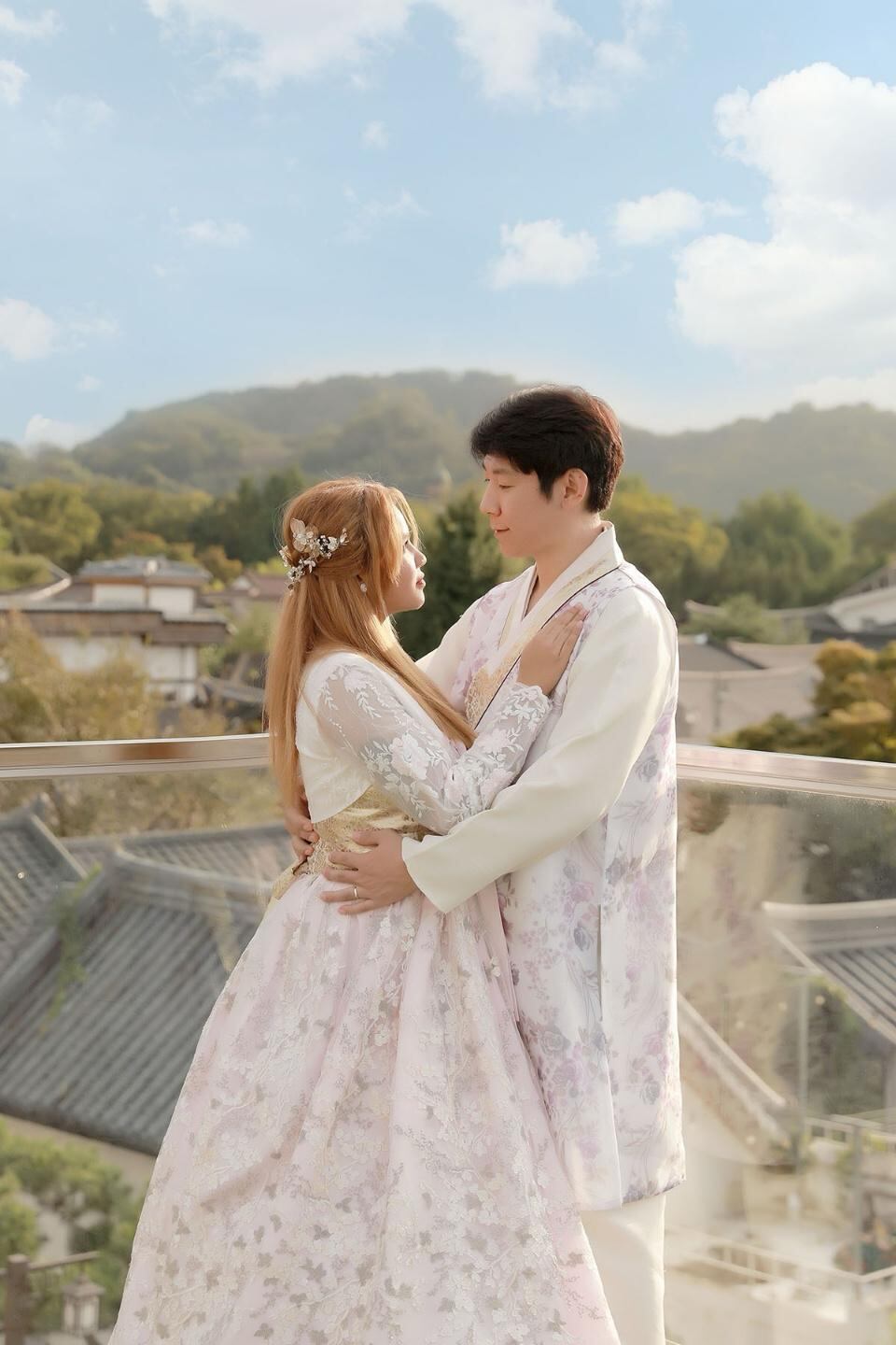 La tica Sharon Espinoza vive una hermosa historia de amor con el surcoreano Jeong Uh.