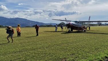 Un grupo de personas se llevó tremendo susto tras hacer un recorrido en avioneta