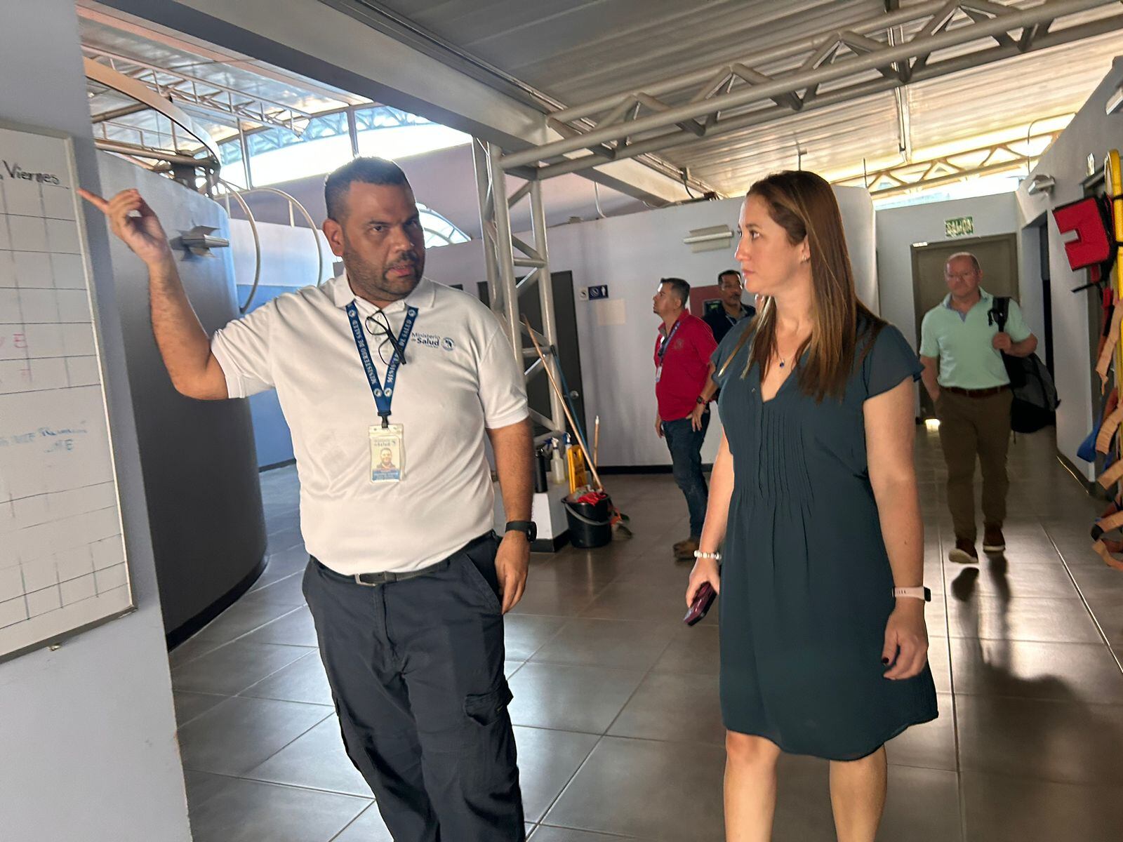 María Luisa Ortiz (derecha) fue destituida del cargo de directora General de Salud. X (antiguo Twitter).