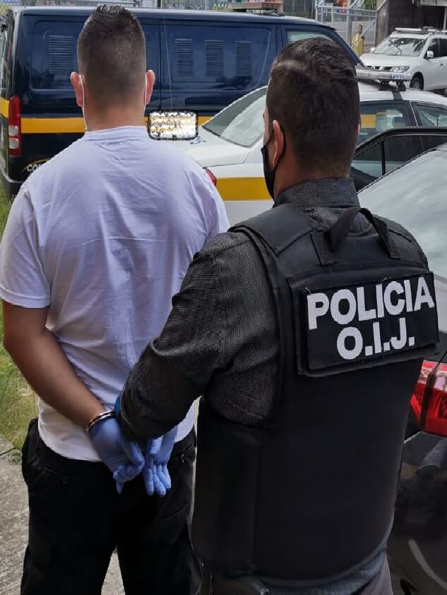 Detienen a tráfico apellidado Mendoza sospechosos de pedir 235 mil a conductor para no hacerle multa. Foto OIJ.