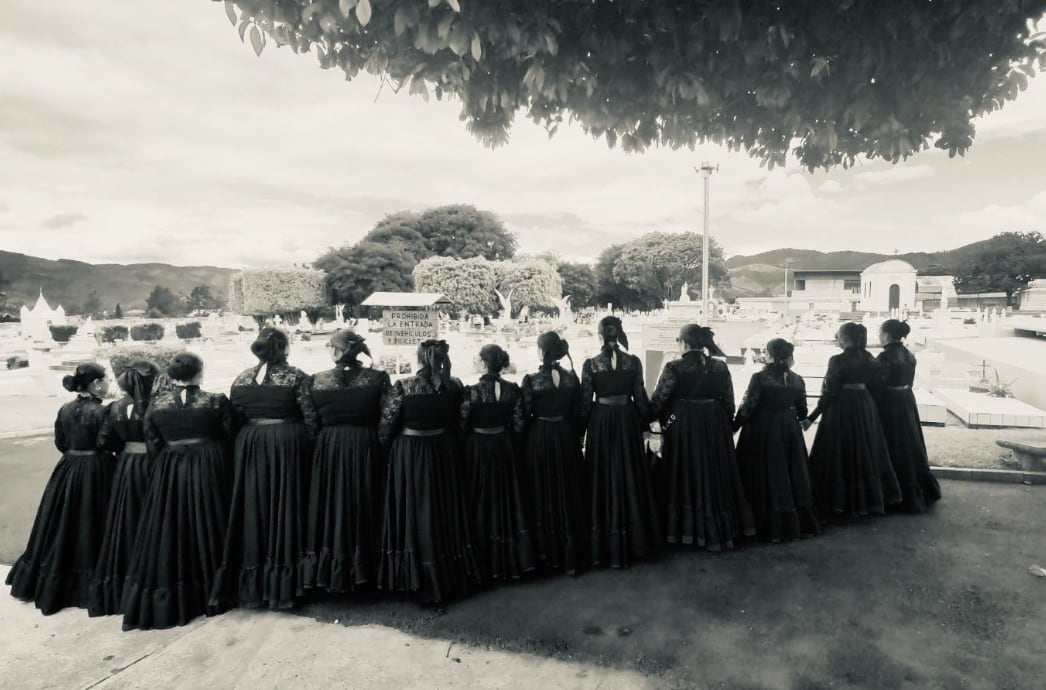 Las bailarinas, sus amigas y familia de baile la despidieron a Jimena Campos con mucho amor y dolor este domingo