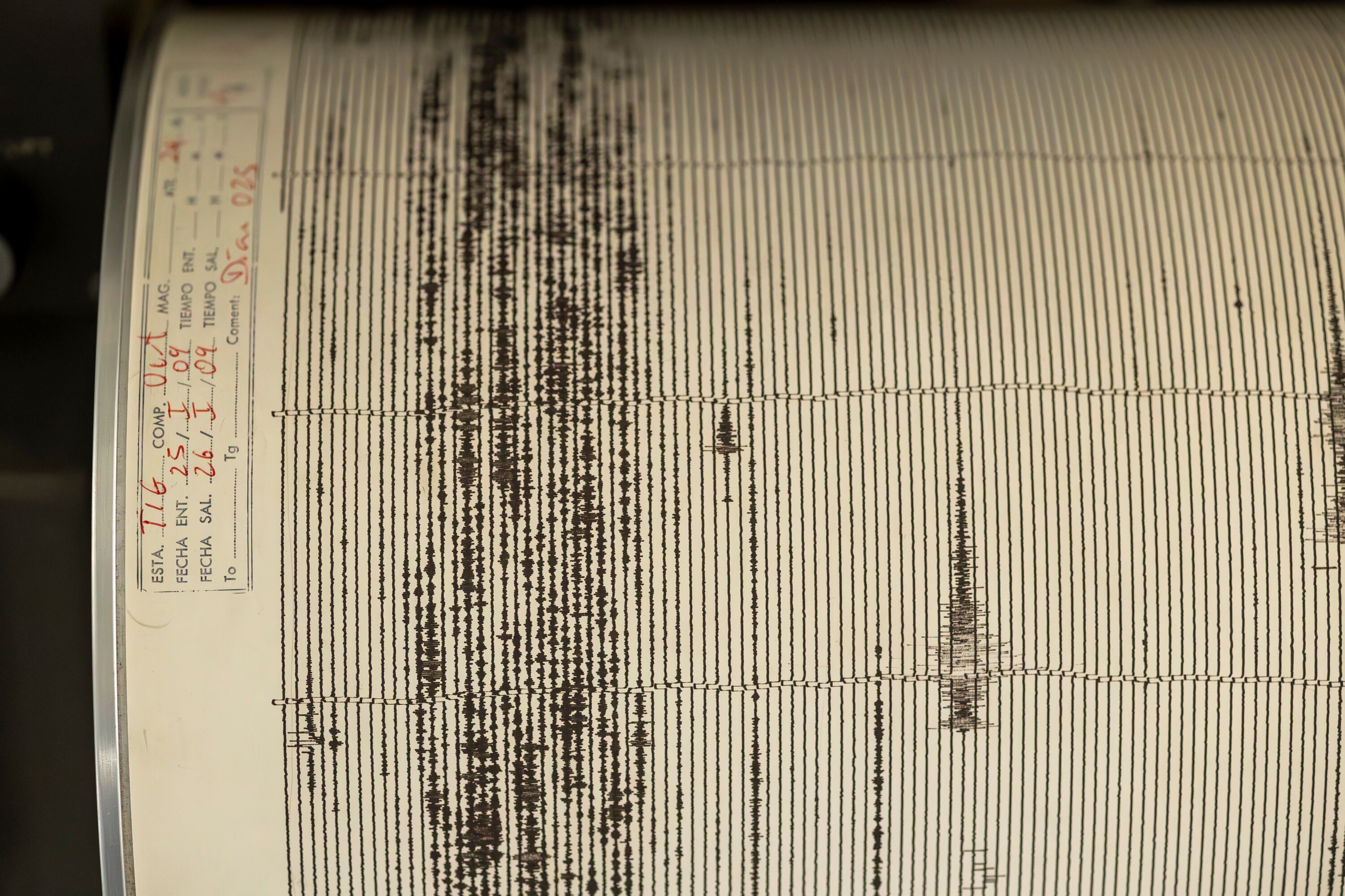 07/11/2024, Heredia, UNA, entrevista con Floribeth Vega, Mariano Protti y Geoffroy Avard, funcionarios del OVSICORI, para  entender cual es la función del OVSICORI.