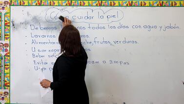 1.732 educadores todavía esperan el pago del monto del costo de la vida