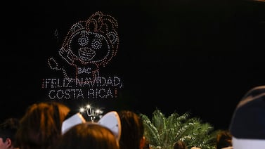 Impresionante show de drones del BAC iluminó el cielo josefino durante el Festival de la Luz