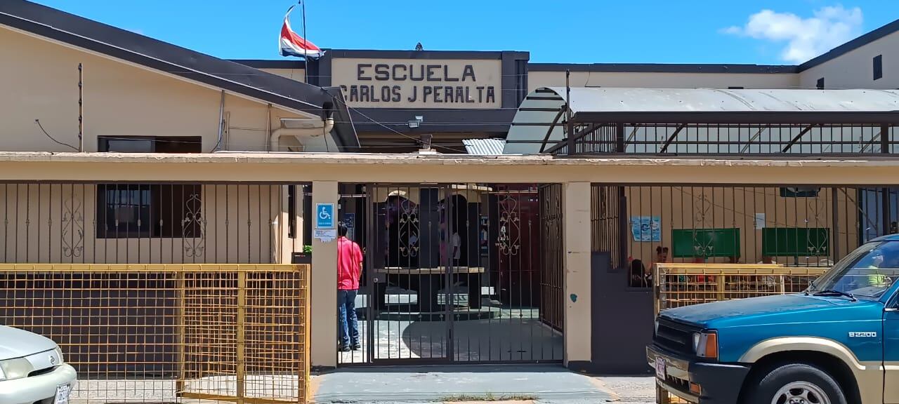 La Escuela Carlos J. Peralta de Cartago tiene una orden sanitaria desde el 2017.