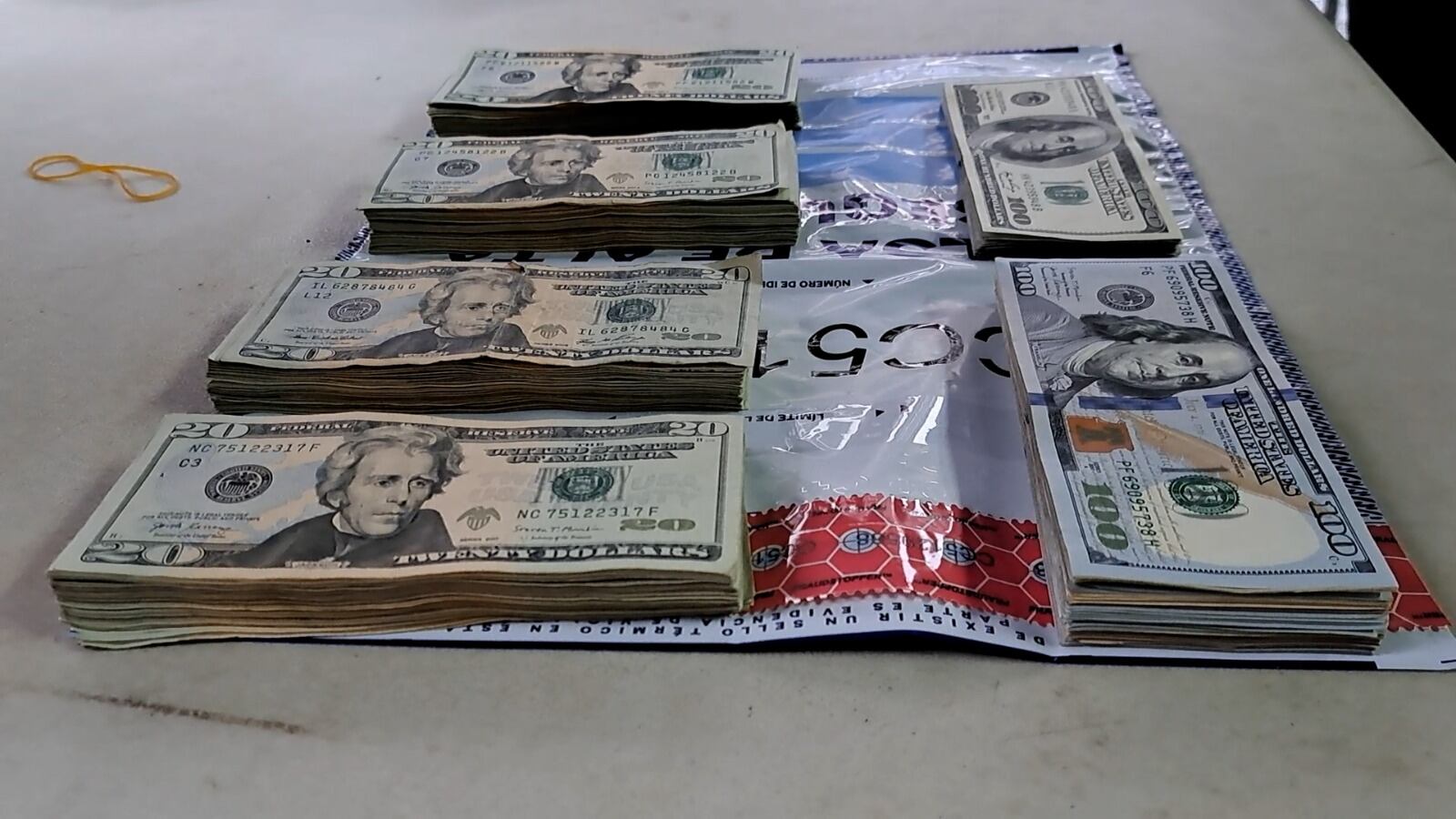 A los sospechosos les decomisaron $74.600. Foto MSP.