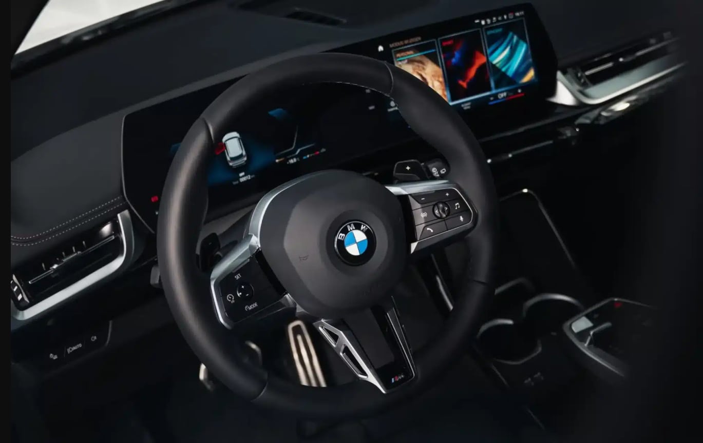 Mayuli Ortega anda en un carro BMW X1 2026
