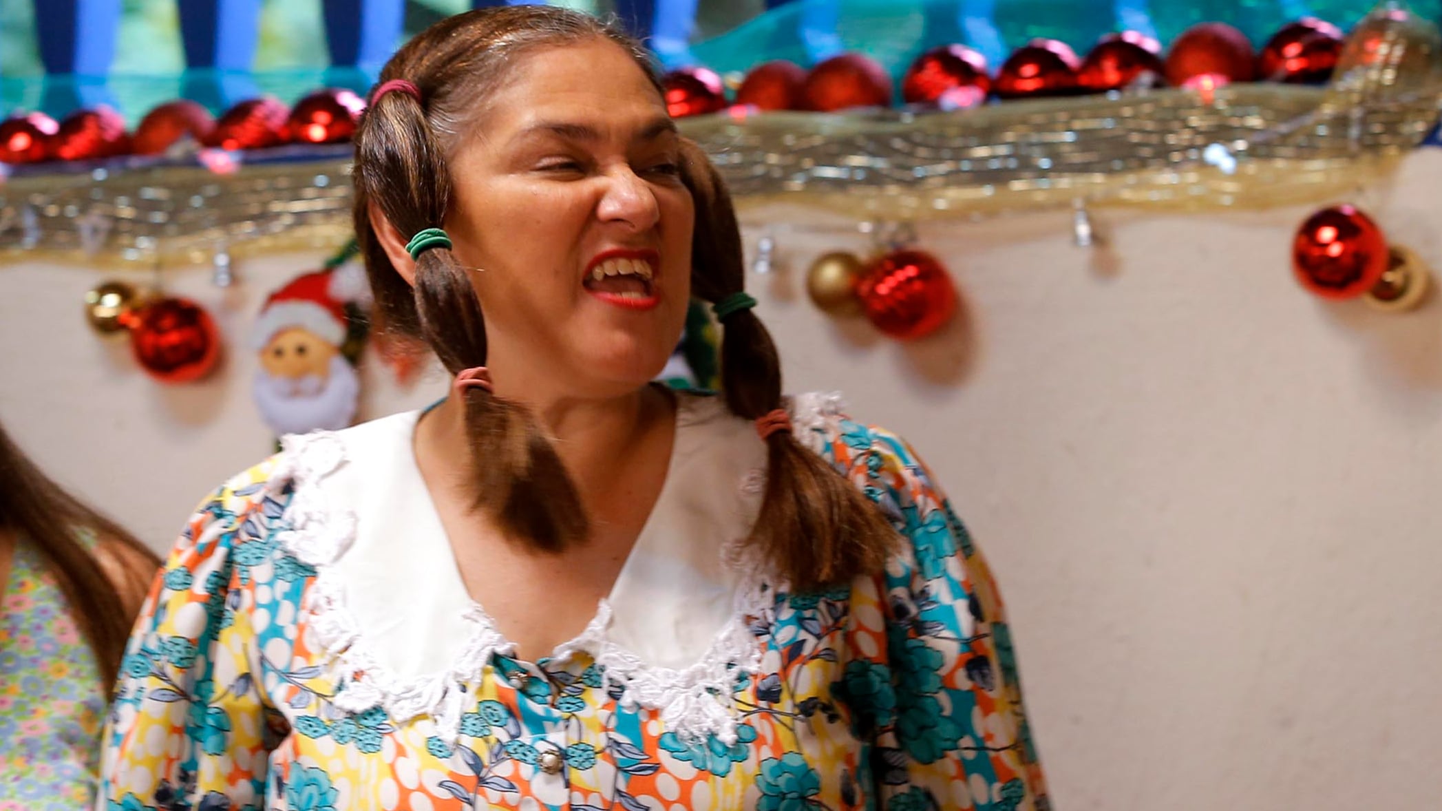 La actriz Carmen Chinchilla ajustó uno de los sellos más característicos de Elvirilla para el regreso a la televisión del querido personaje.