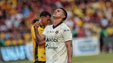 Experto explica cómo los escándalos fuera de la cancha dañaron a Alajuelense
