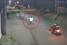 Identifican a joven que fue seguido en moto y asesinado de al menos 65 balazos en Limón