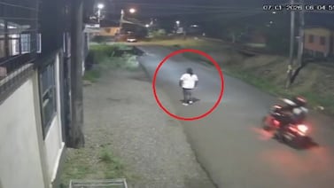 Identifican a joven que fue seguido en moto y asesinado de al menos 65 balazos en Limón