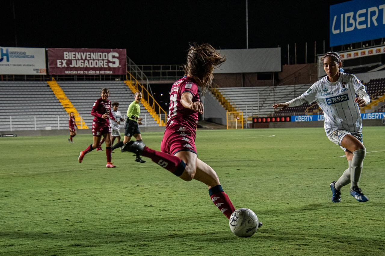 Catalina Estrada, delantera del Saprissa. Cortesía.