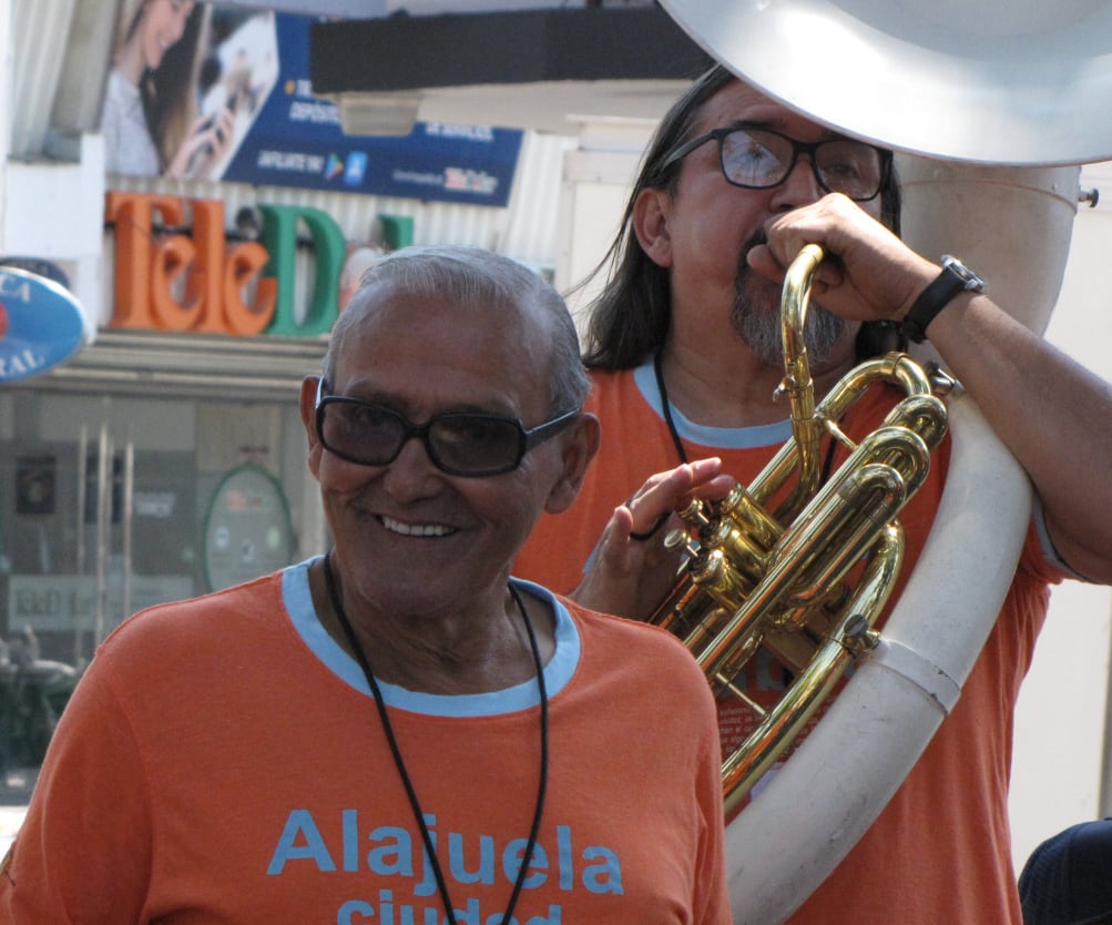 Juan "Mamacita" Ramírez, músico alajuelense, líder de la orquesta Los fabulosos de mama.