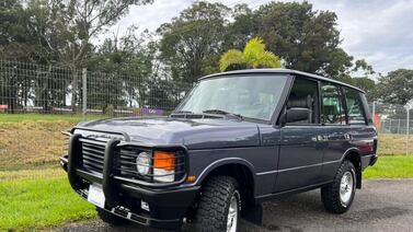 No va a creer el tiempo que tardó este fiebre de Range Rover para reconstruir el carro soñado