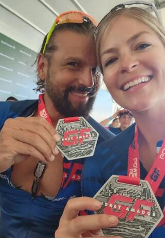 El actor Pablo Rodríguez junto a su madre y Viviana Calderón. Instagram