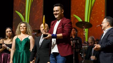 Tico Armando Román gana Festival Internacional de la Canción en Uruguay