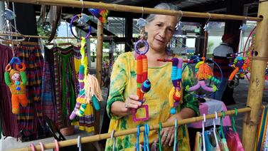 Comenzó la fiesta de la comunidad LGTBIQ+ con una feria en la Antigua Aduana