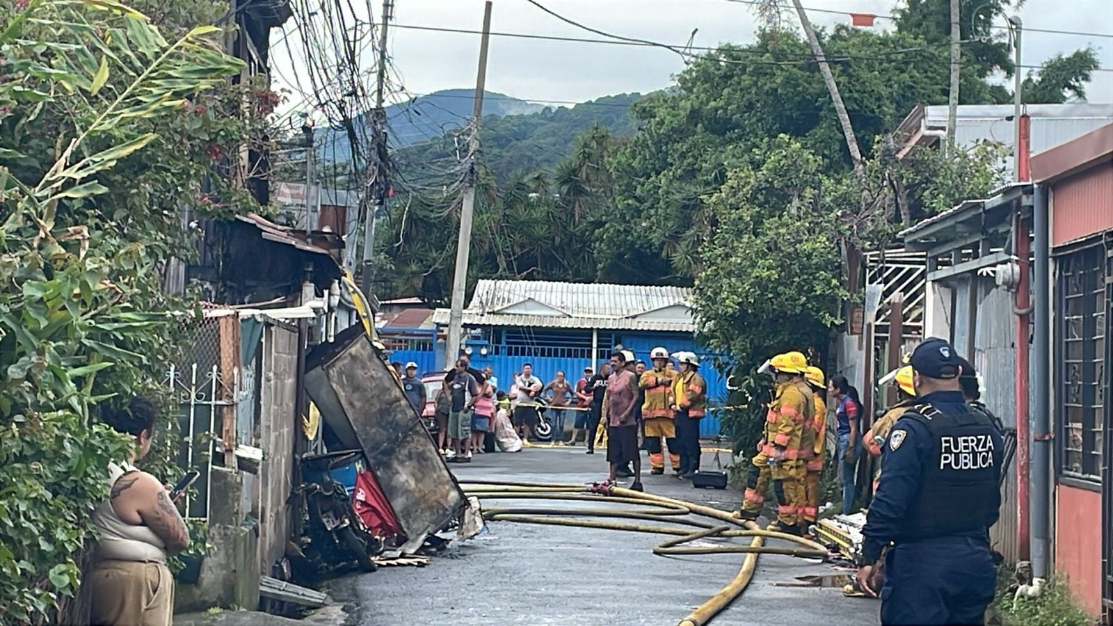 El incendio en San Juan de Dios de Desamparados cobró tres cuatro víctimas.