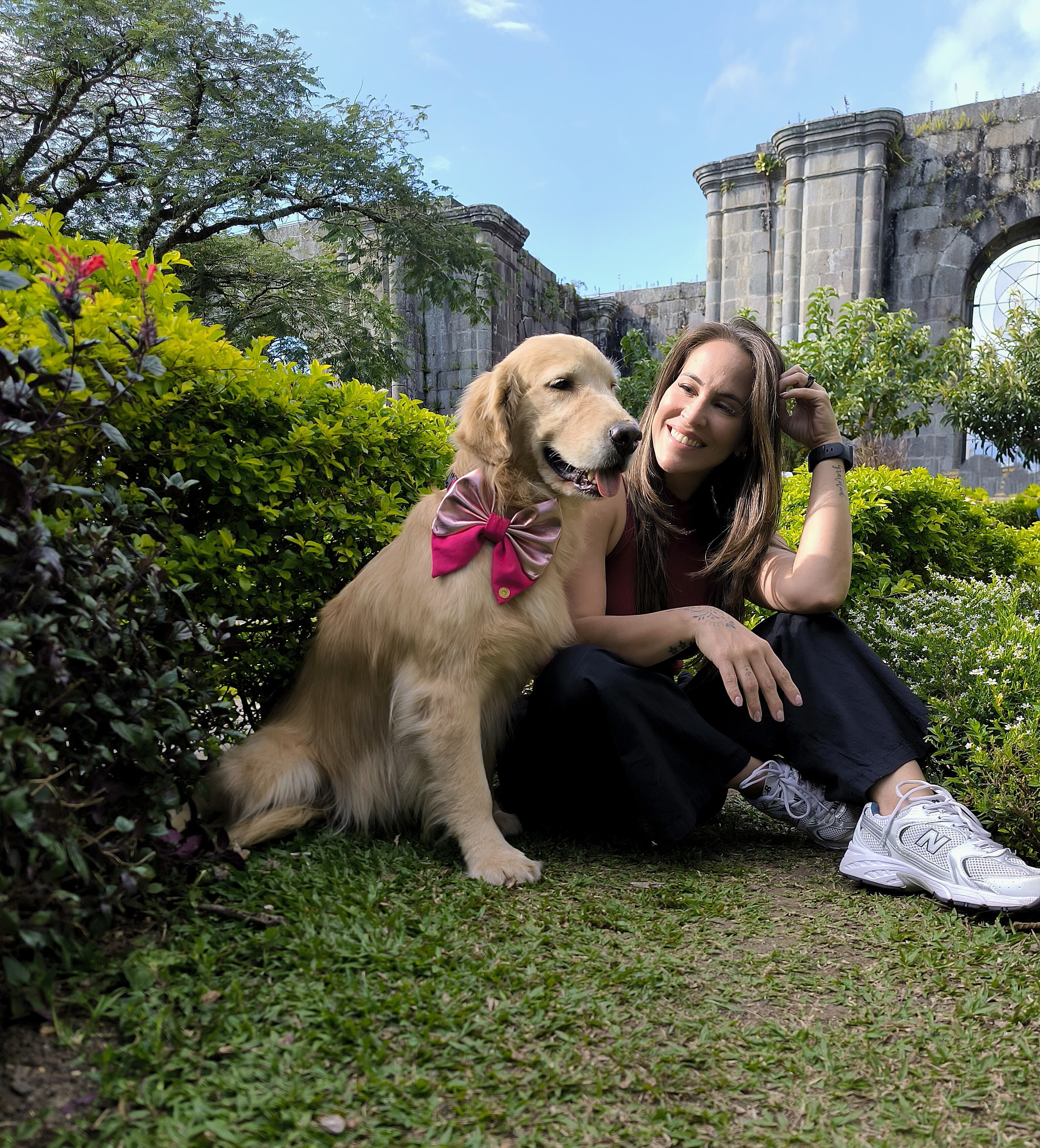 Gipzy Montoya y su esposo Mauricio Motta junto a sus nuevas mascotas