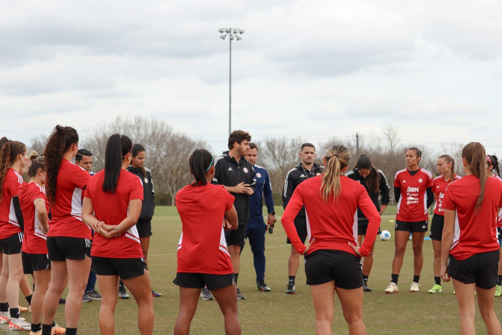 La Selección Femenina de Costa Rica está en la cuenta regresiva para su debut en la histórica Copa Oro para ellas.