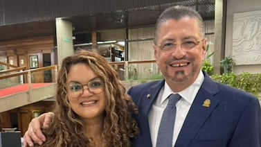 Seguidora de Rodrigo Chaves enfrentará dos juicios por apoyar de forma descontrolada al Gobierno