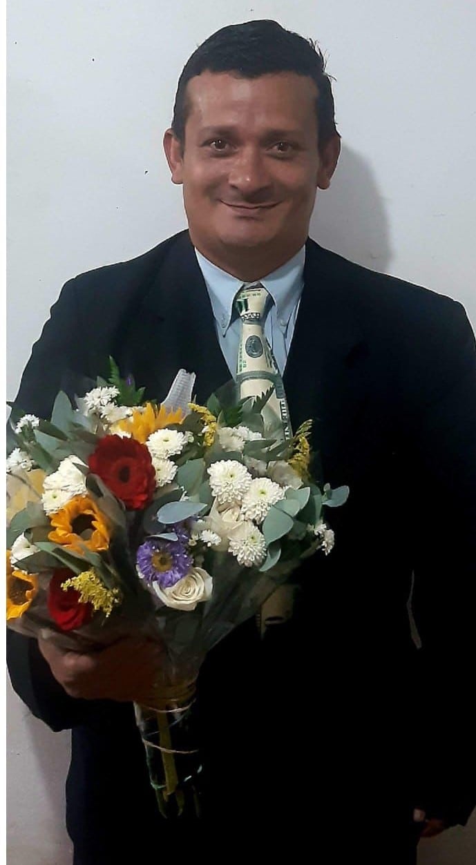 Álvaro Monge Hernández, un querido y conocido vendedor de flores, al que de cariño le decían “Cupido”. Fotodocumental Cupido, de Francisco Sánchez.