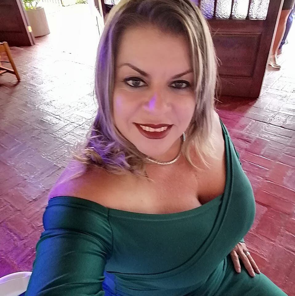 Nancy Murillo Corrales la directora que encontraron muerta dentro de su casa dejó un hermoso legado para los estudiantes y el personal de la escuela Fila San Rafael de Gutiérrez Braun en Pittier de San Vito de Coto Brus. Foto: Tomada de redes sociales