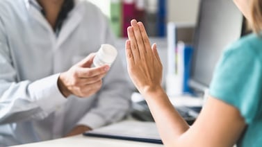 Colegio de Médicos hace un llamado urgente por algo muy peligroso que ocurre con los medicamentos