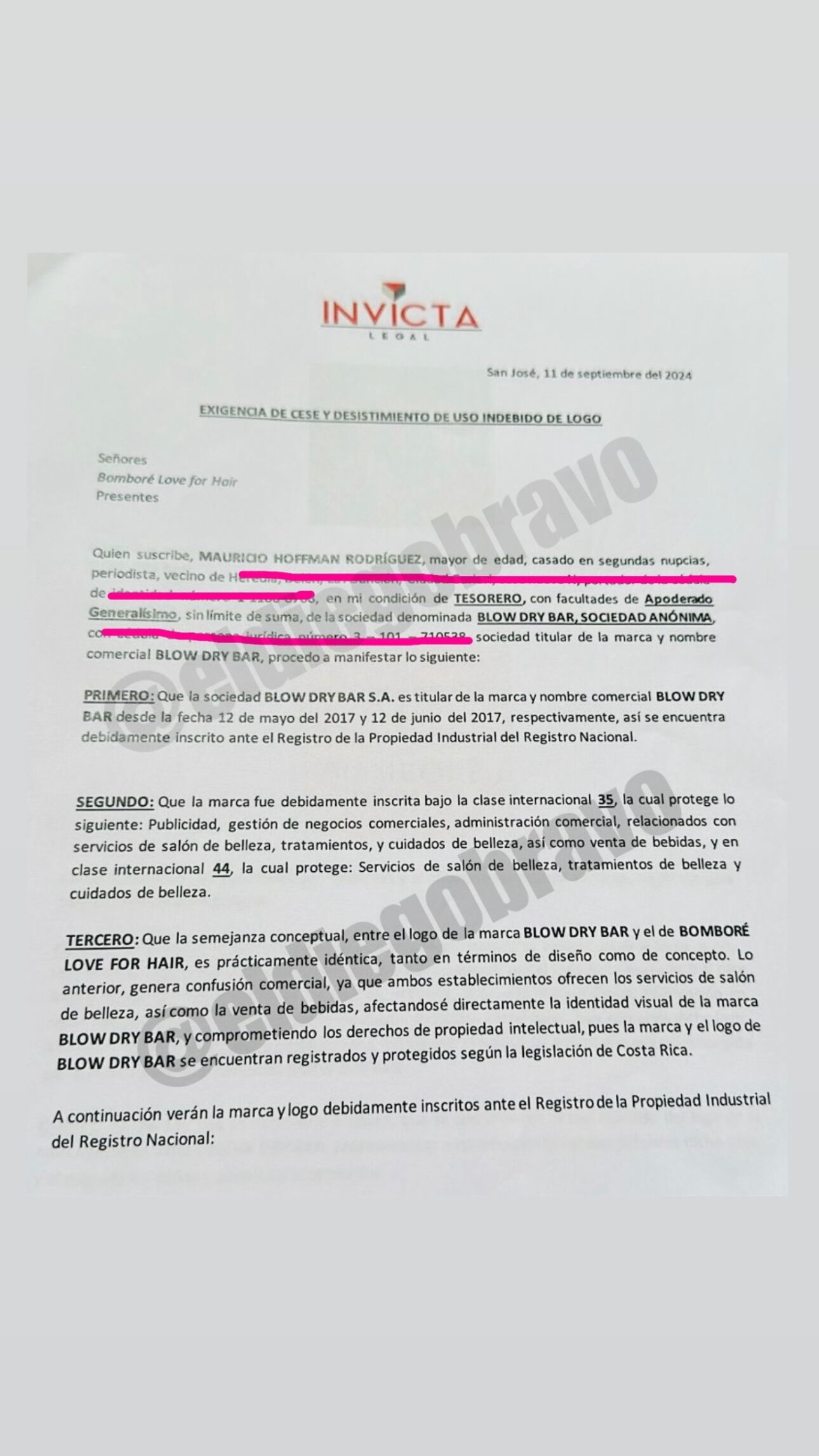 Mauricio Hoffmann le arma bronca a Jalé Berahimi.