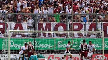 El 2-5 que dejó muda la Cueva: el último clásico a las 11 de la mañana