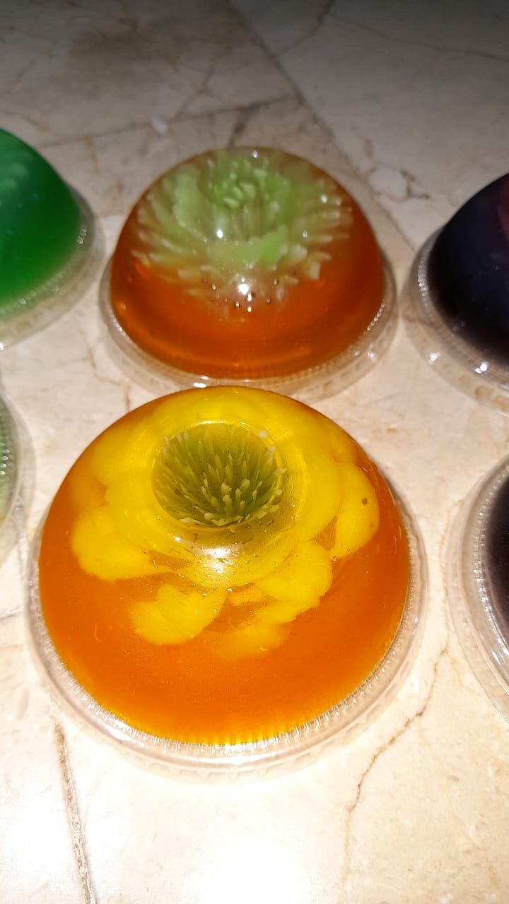 En el 2018 a doña María Picado, con 61 años, le detectaron cáncer de mama. Fue un golpe tremendo para la familia. La hija, María Esperanza Arana, la apoyó en todo momento, meses después a María Esperanza Arana también le confirmaron que tenía cáncer de mama, ella con 30 años.