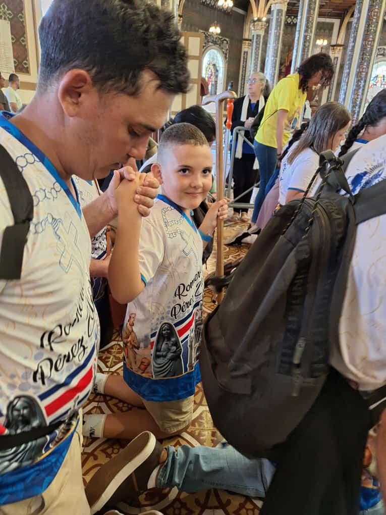 Niños de zona sur caminaron más de 120 kilómetros