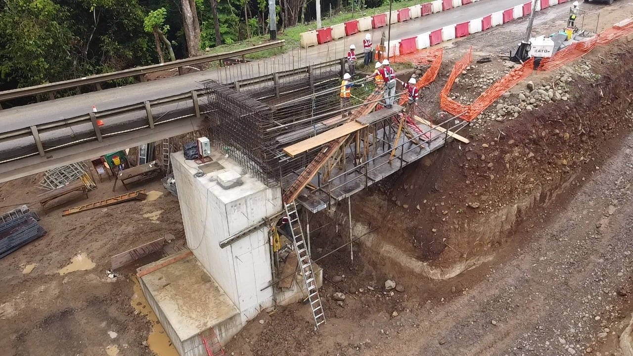 Obras en puente sobre río Balsar