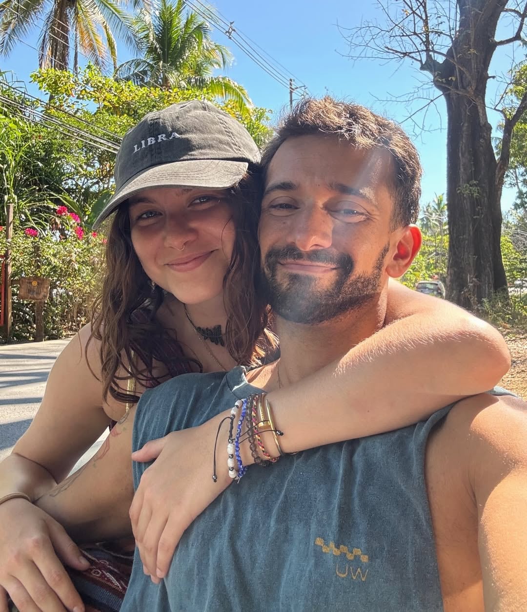 Sofía Reyes compartió imágenes de playa durante sus vacaciones en Costa Rica, país que la motivó a cambiar su vuelo.