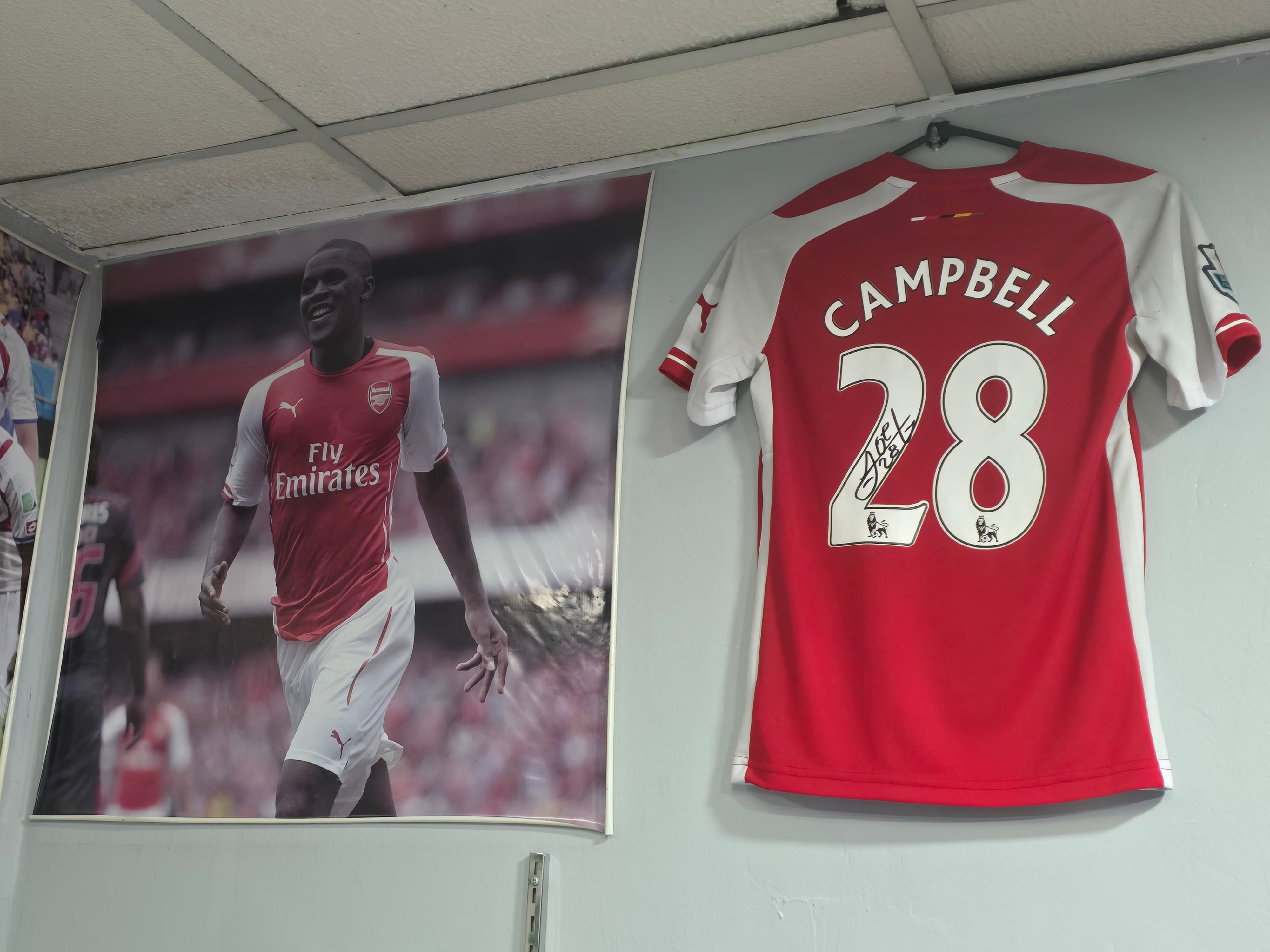 मारियो पिझारो, फुटबॉल चाहता जो ५० हून अधिक खेळाडूंच्या स्वाक्षऱ्या गोळा करतो