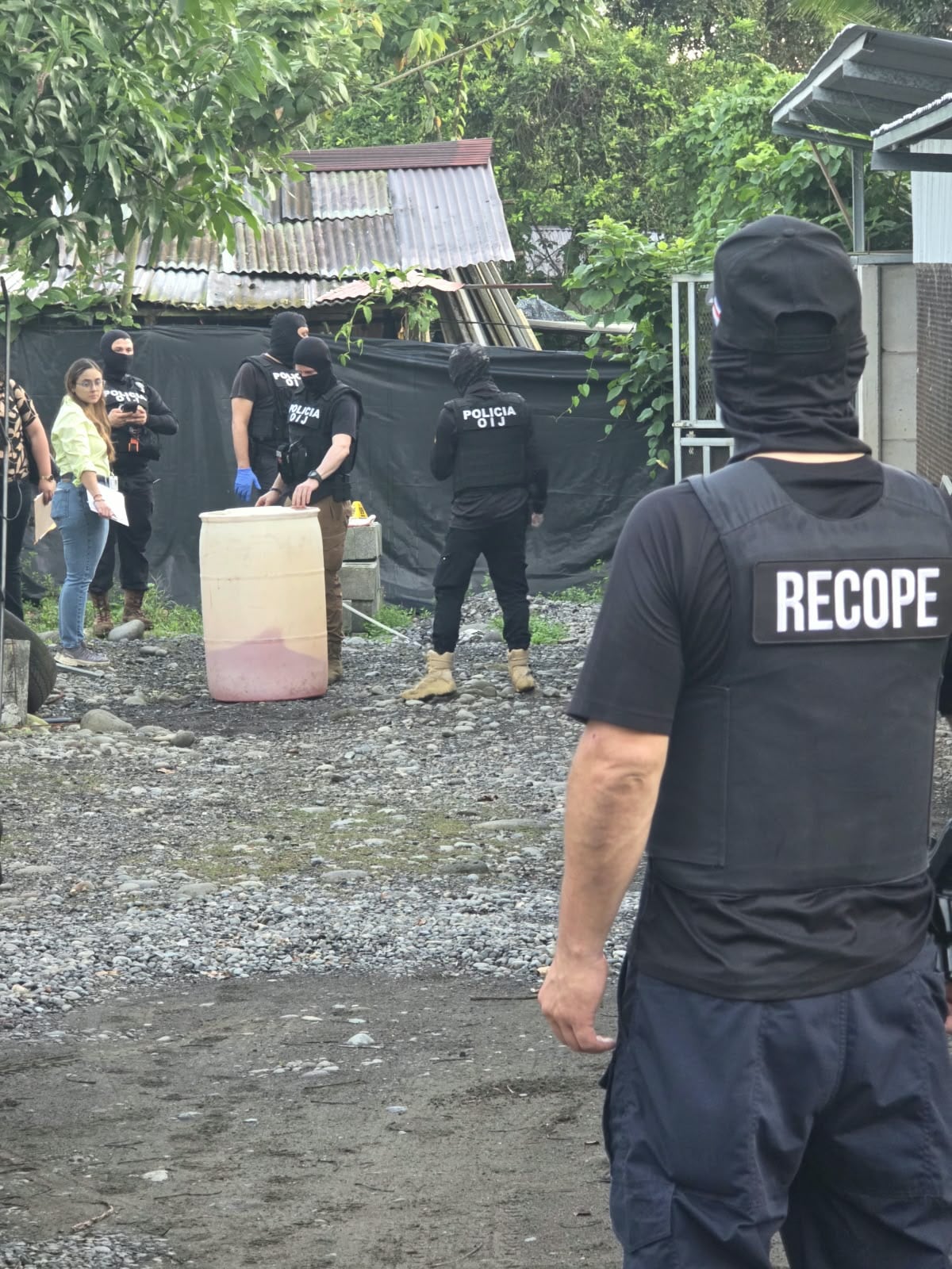 El operativo dejó como saldo la detención de 4 sospechosos.