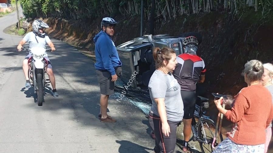Un hombre murió la mañana de este sábado en Palmichal de Acosta después de que, en apariencia, se bajara de su carro y el vehículo se pusiera en movimiento, terminando por atropellarlo, el sábado 19 de setiembre del 2026. Foto: Noti Acosta