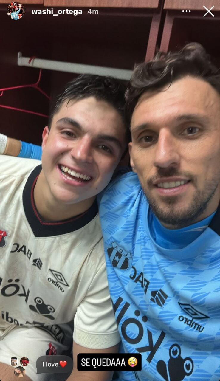 Santiago van der Putten se queda en Alajuelense. Instagram Washington Ortega.