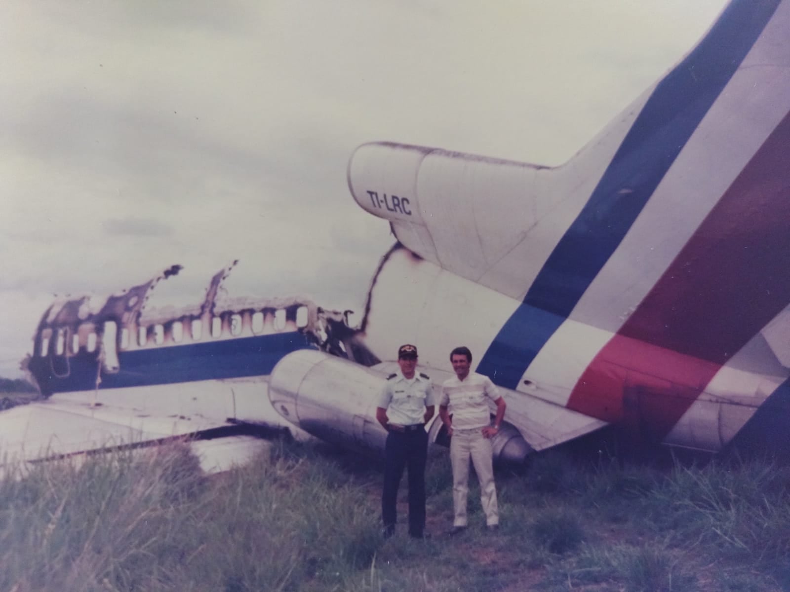 Accidente de avión de la empresa Lacsa ocurrido en 1988. Foto cortesía Armando Rojas.